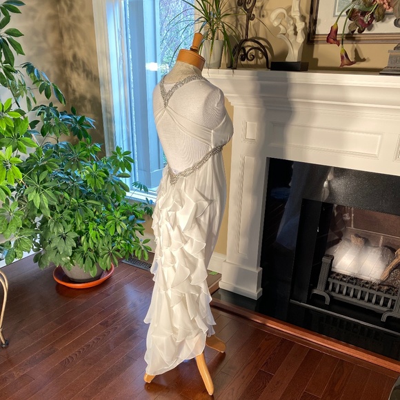 🌻SOLD🌻🌻🌻LAURA PETITES~Gown with Sequin and Ruffle Detail - Picture 3 of 15